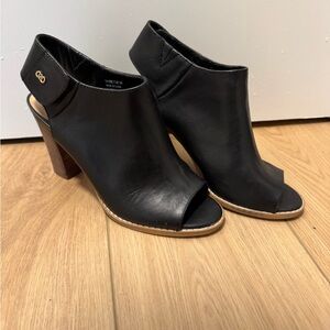 Cole Haan Leather bootie size 7.5